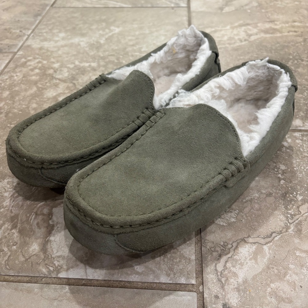 Koolaburra by UGG Tipton Olive Green Suede Faux Fur Lined Slippers Men 9 1105893
